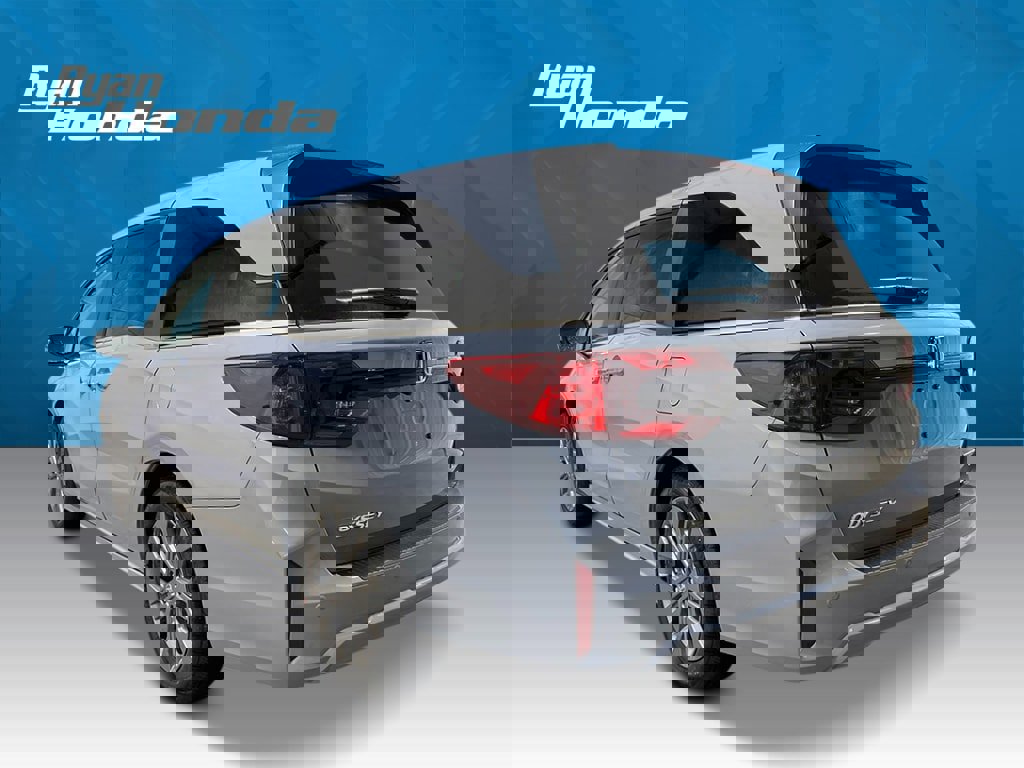 New 2026 Honda Odyssey Touring image 3