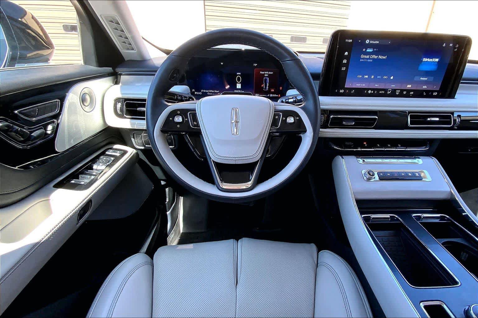 Certified 2025 Lincoln Aviator Reserve w/ Luxury Package RWD image 6