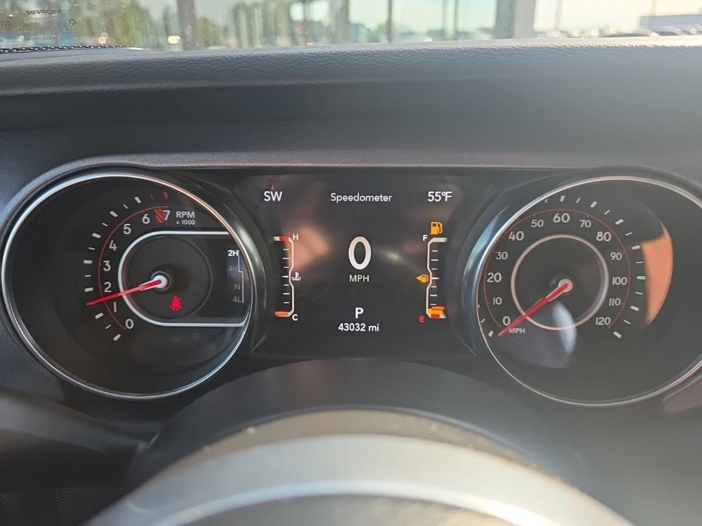 Used 2022 Jeep Gladiator Mojave w/ Cold Weather Group AWD/4WD image 23