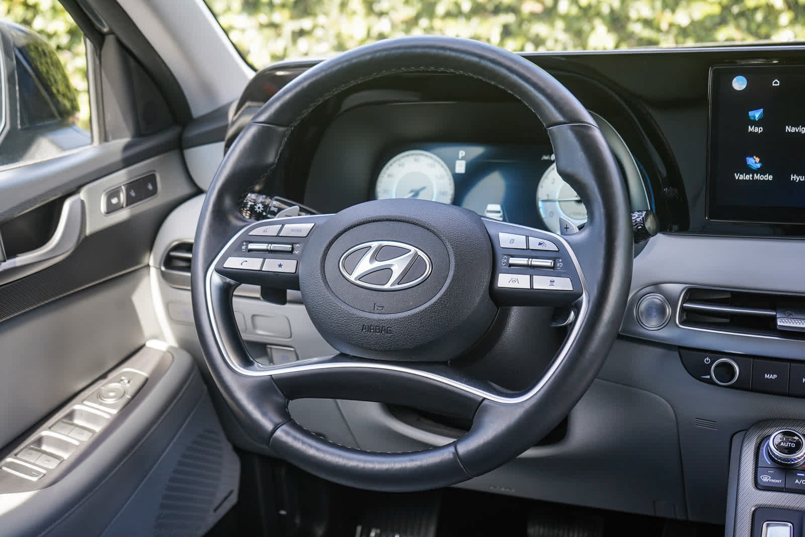 Used 2024 Hyundai Palisade SEL FWD image 15