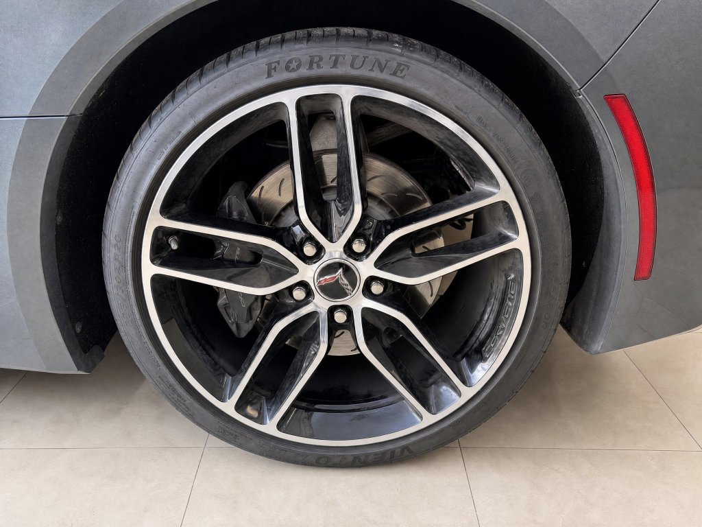 Used 2017 Chevrolet Corvette Stingray Coupe RWD image 12