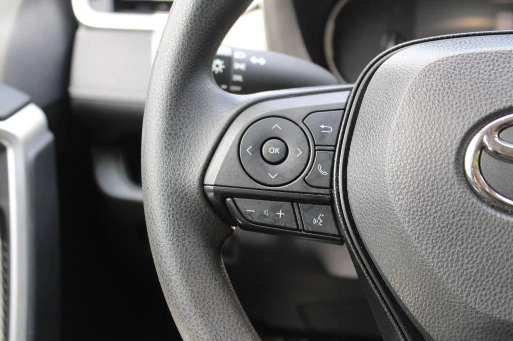 Used 2023 Toyota RAV4 LE AWD/4WD image 18