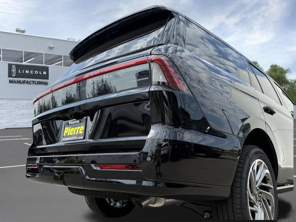 New 2027 Lincoln Navigator Reserve AWD/4WD image 31
