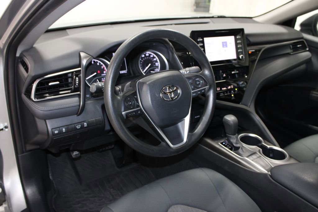 Used 2022 Toyota Camry LE FWD image 16