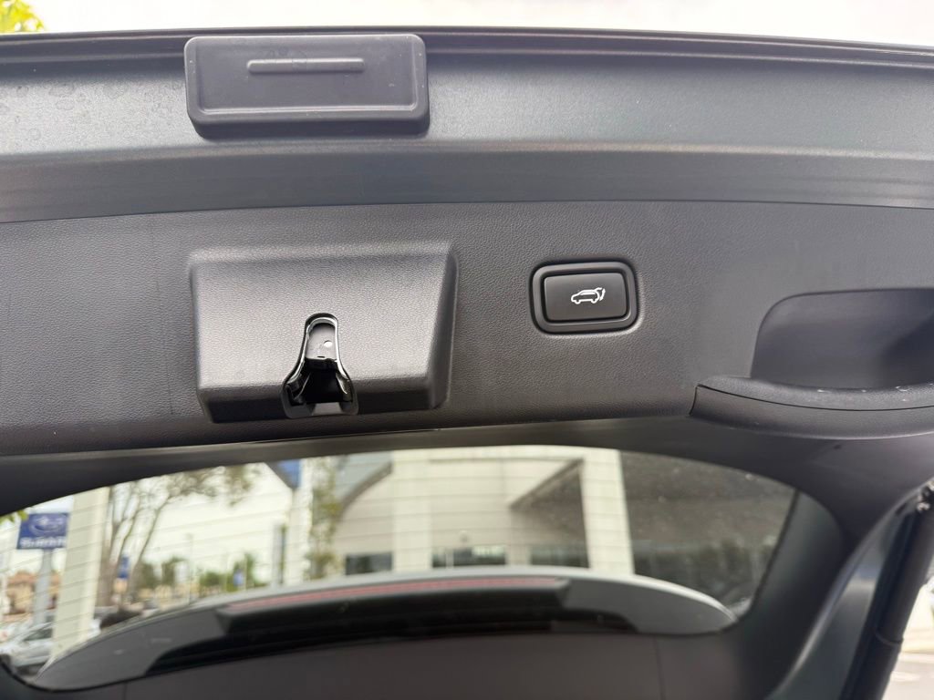 Used 2023 Hyundai Santa Fe Calligraphy image 3