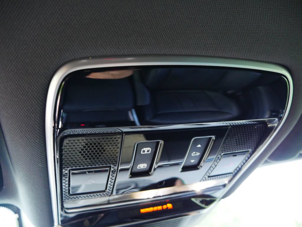 Used 2024 Land Rover Range Rover Sport SE AWD/4WD image 42