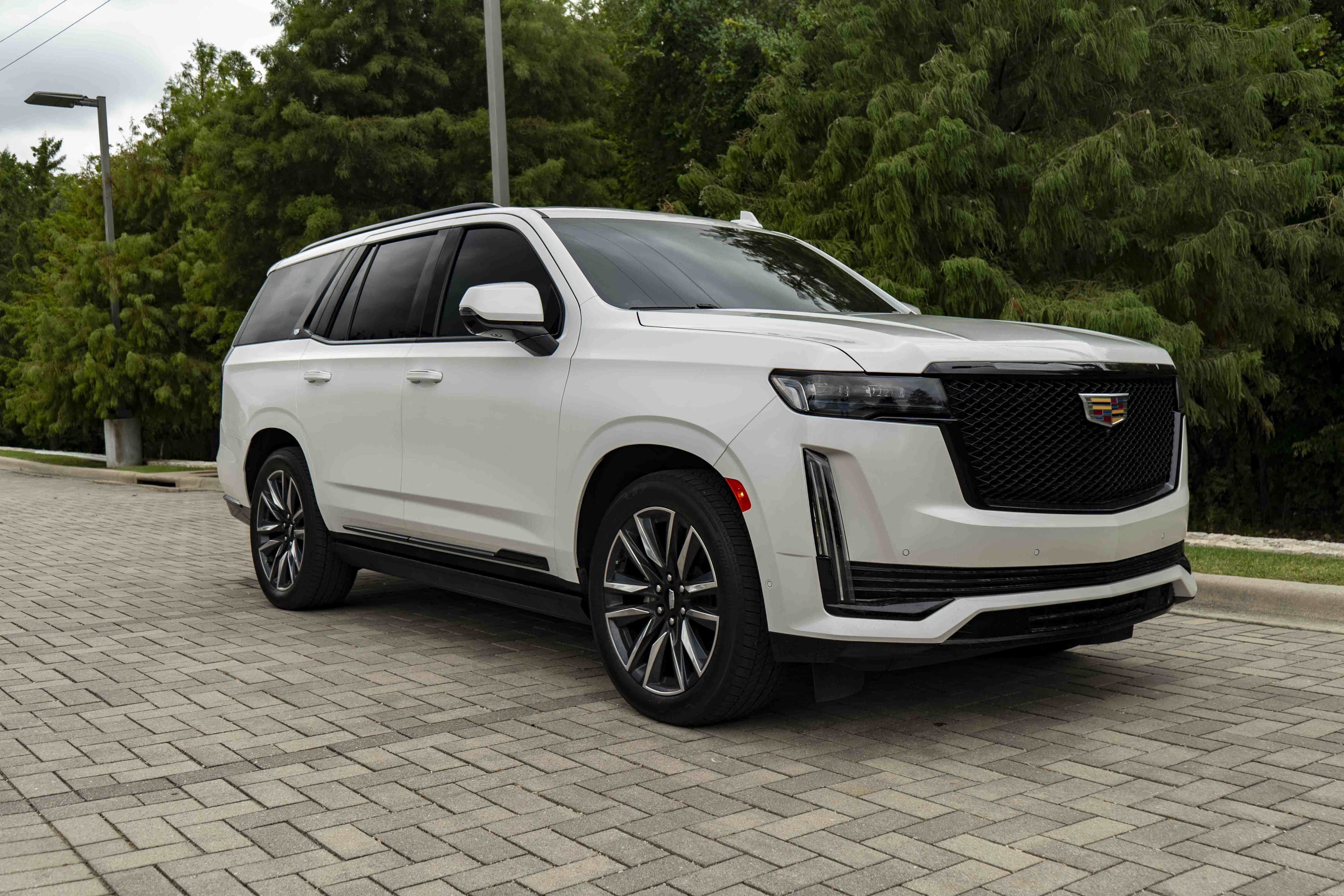 Used 2024 Cadillac Escalade Sport Platinum AWD/4WD image 2