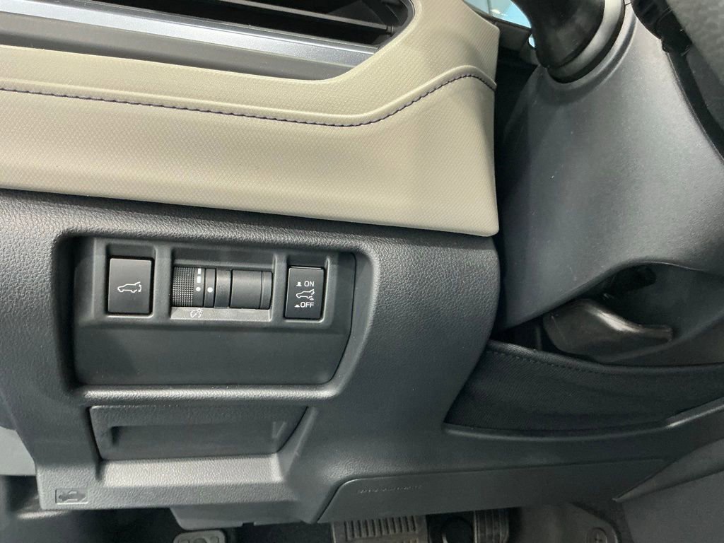 Used 2025 Subaru Forester Limited w/ Popular Package #1 AWD/4WD image 50