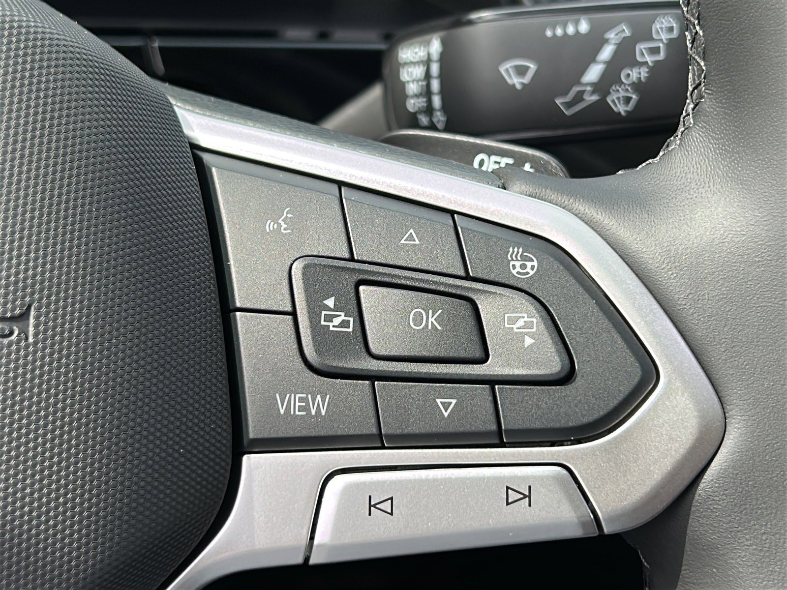 New 2026 Volkswagen Atlas Cross Sport SEL Premium R-Line image 18