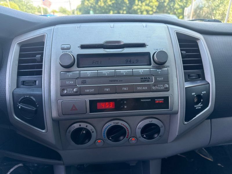 Used 2010 Toyota Tacoma 4x4 Double Cab V6 w/ TRD Sport Pkg image 25