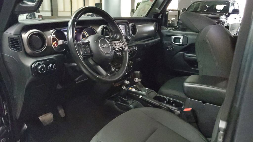 Used 2020 Jeep Wrangler Sport AWD/4WD image 18