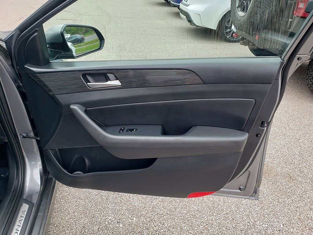 Used 2018 Hyundai Sonata Limited FWD image 19