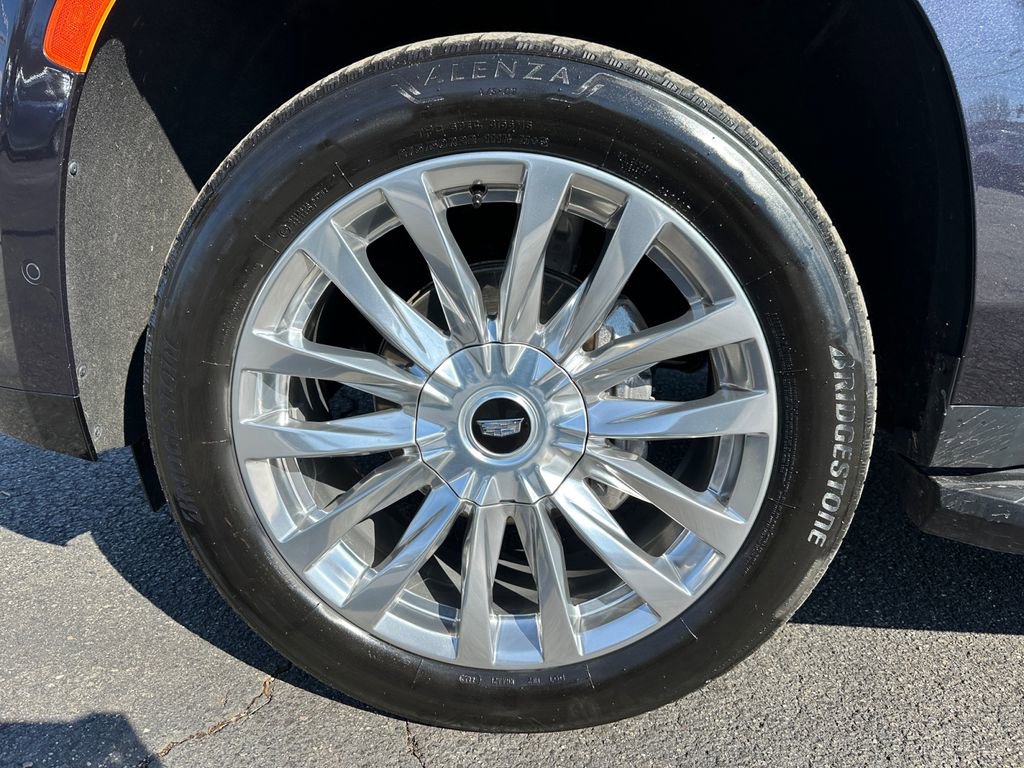 Used 2023 Cadillac Escalade Premium Luxury image 32