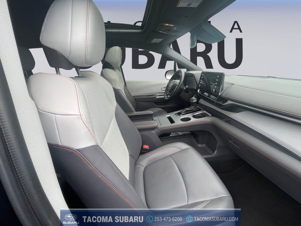 Used 2021 Toyota Sienna XSE image 17