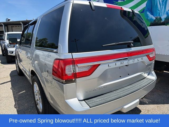 Used 2016 Lincoln Navigator Select AWD/4WD image 6