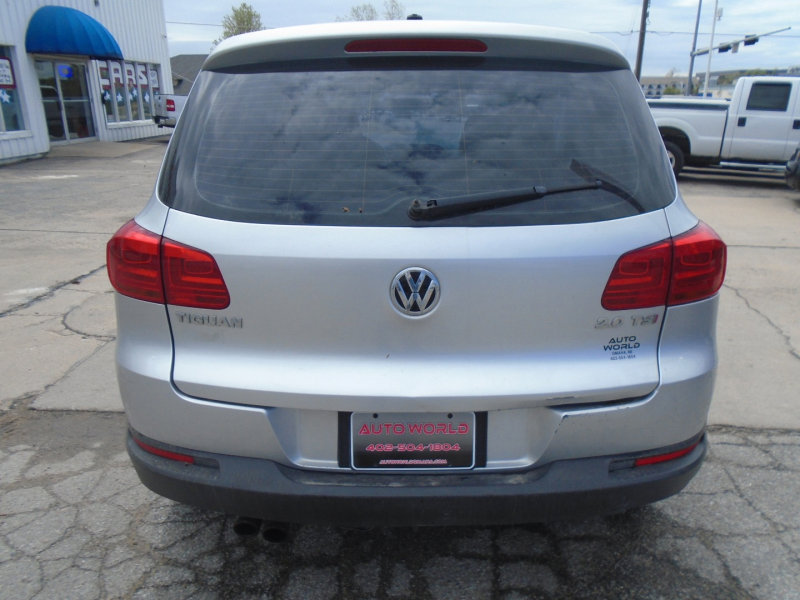 Used 2012 Volkswagen Tiguan S image 3