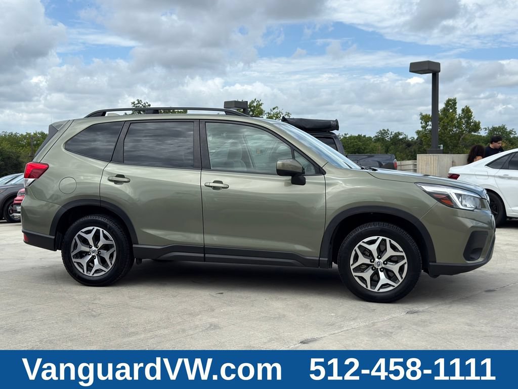 Used 2020 Subaru Forester Premium AWD/4WD image 6