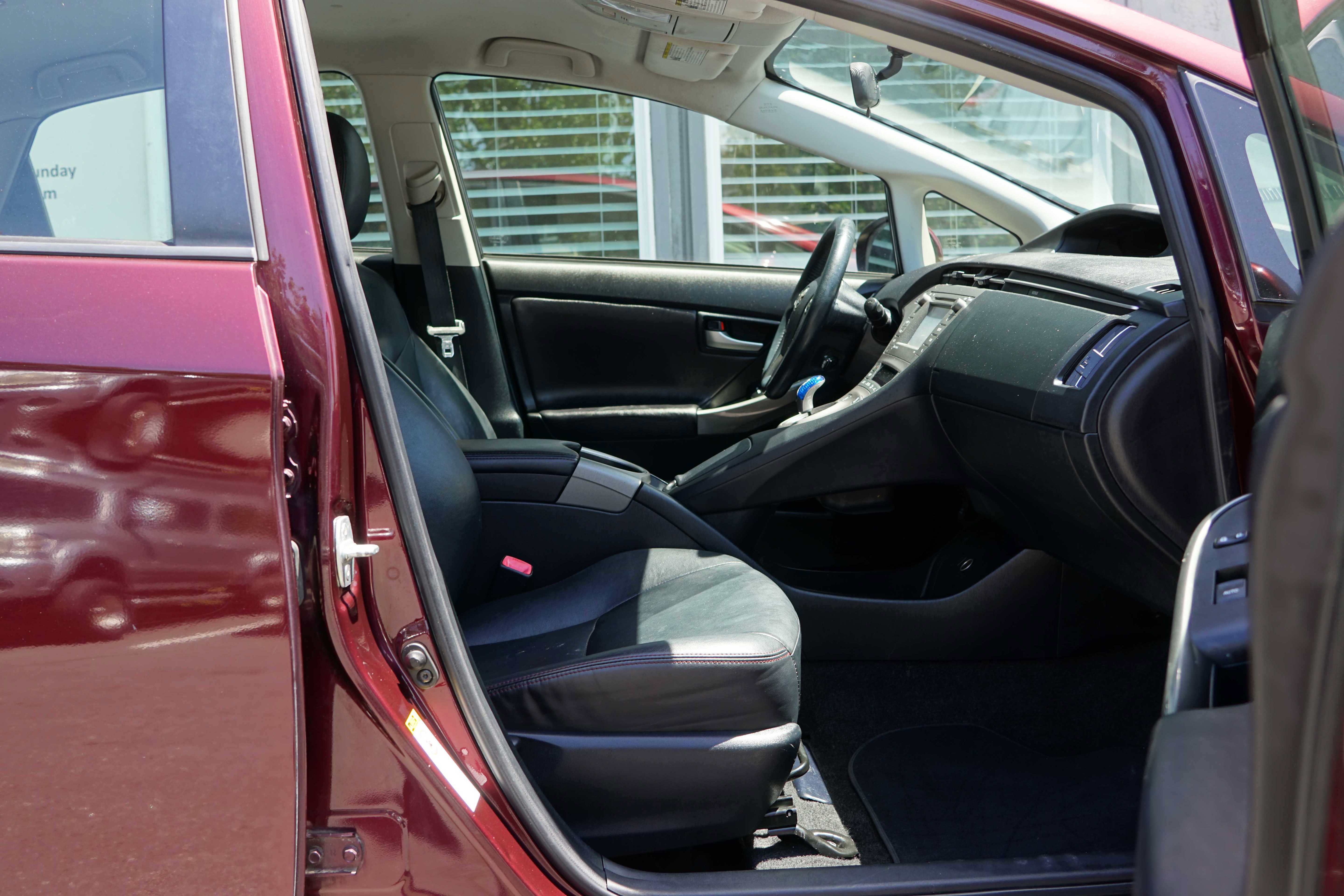 Used 2013 Toyota Prius Persona Series FWD image 32