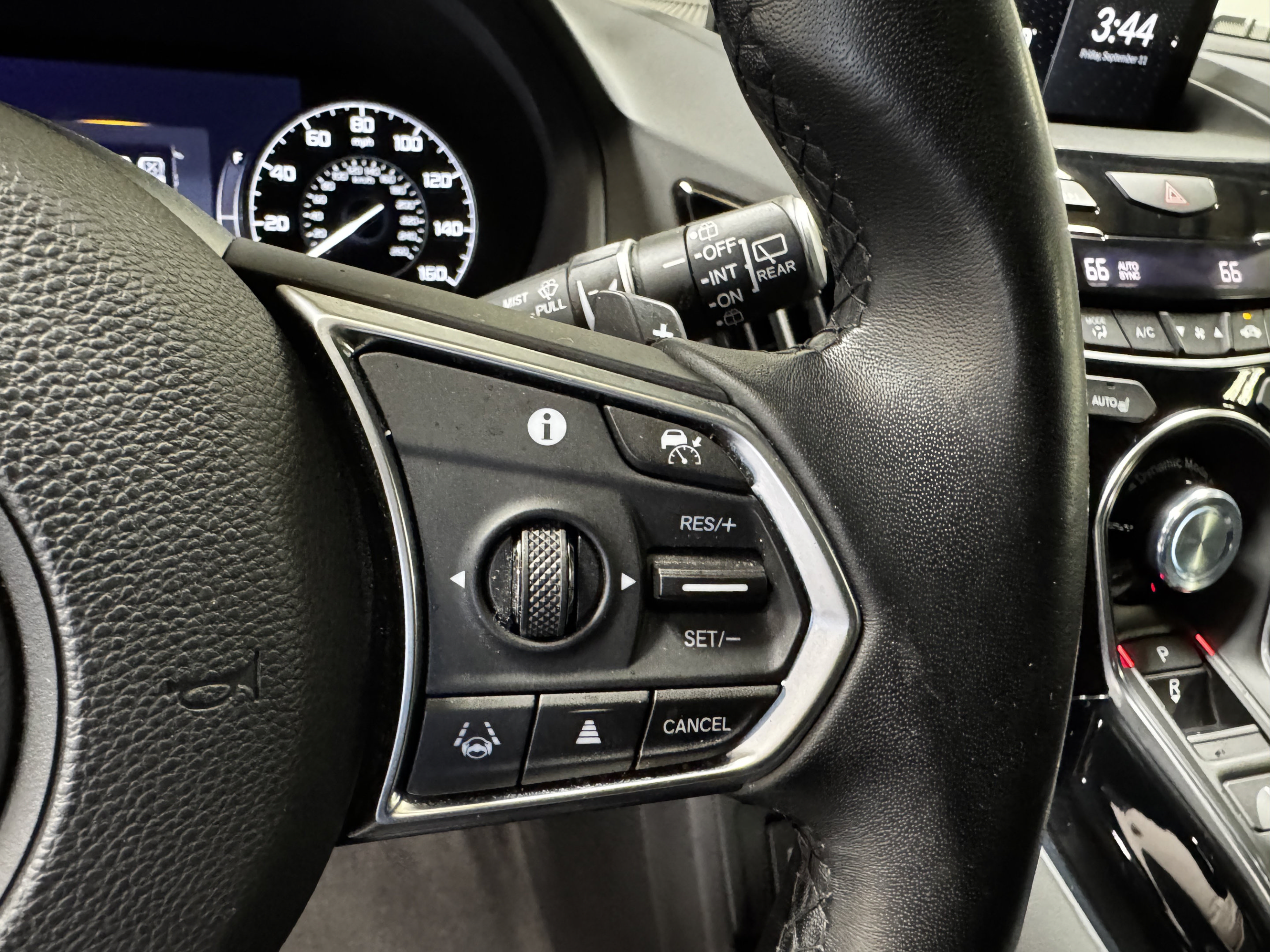 Used 2024 Acura RDX SH-AWD image 20