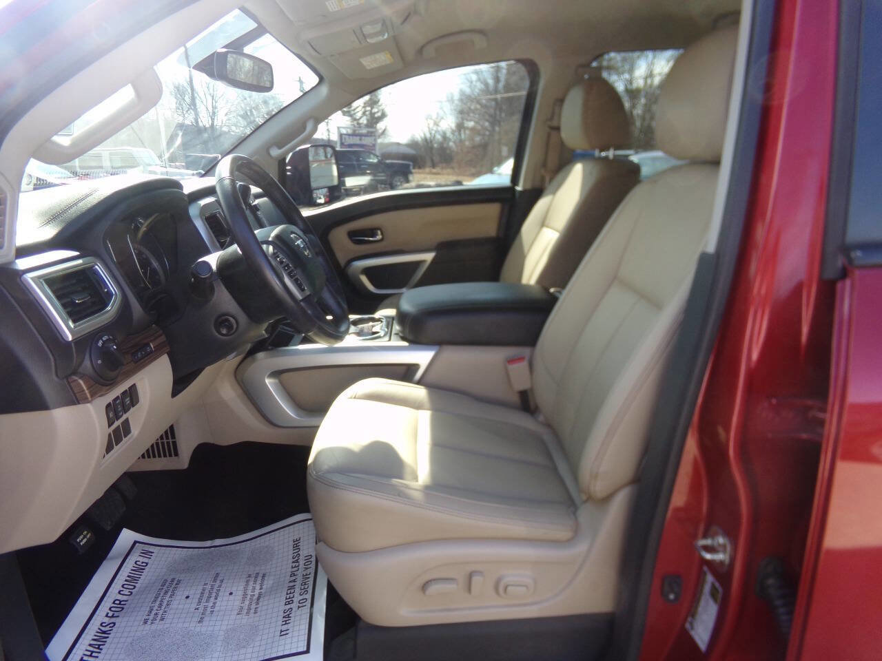 Used 2019 Nissan Titan SL image 27