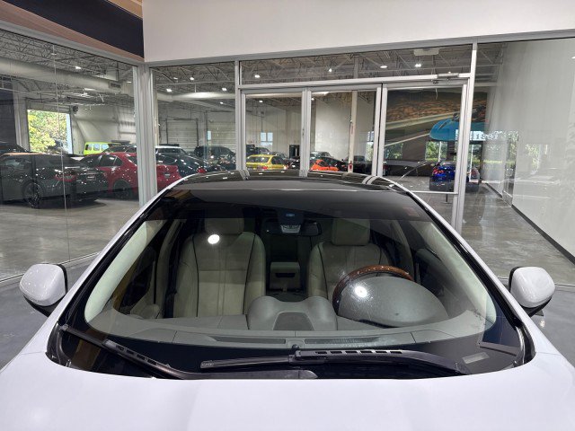 Used 2016 Jaguar XJ R-Sport RWD image 44