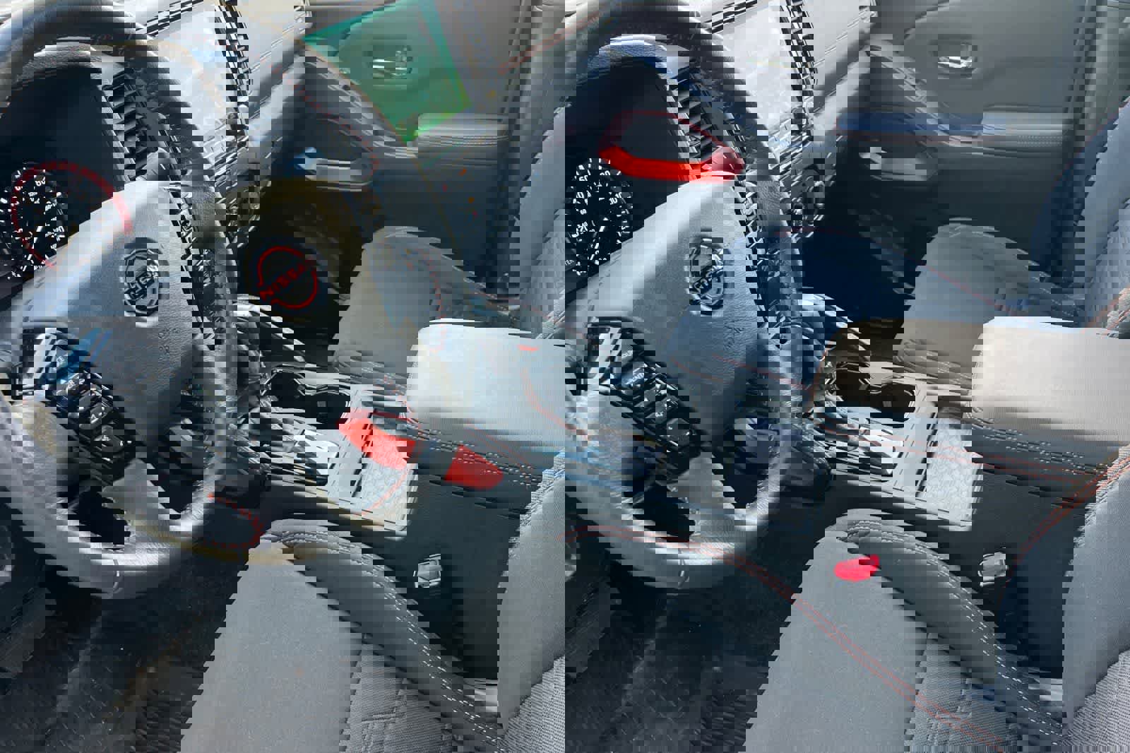 Used 2023 Nissan Frontier PRO-4X w/ Technology Package image 12