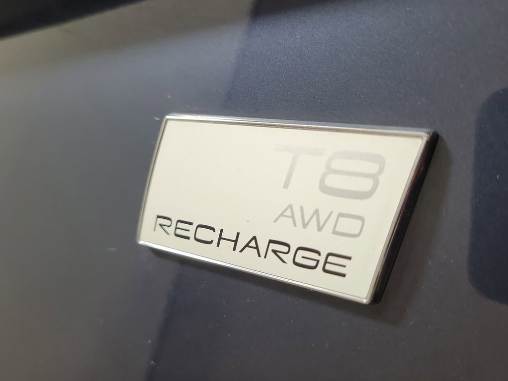 Certified 2024 Volvo XC90 T8 Plus AWD/4WD image 9