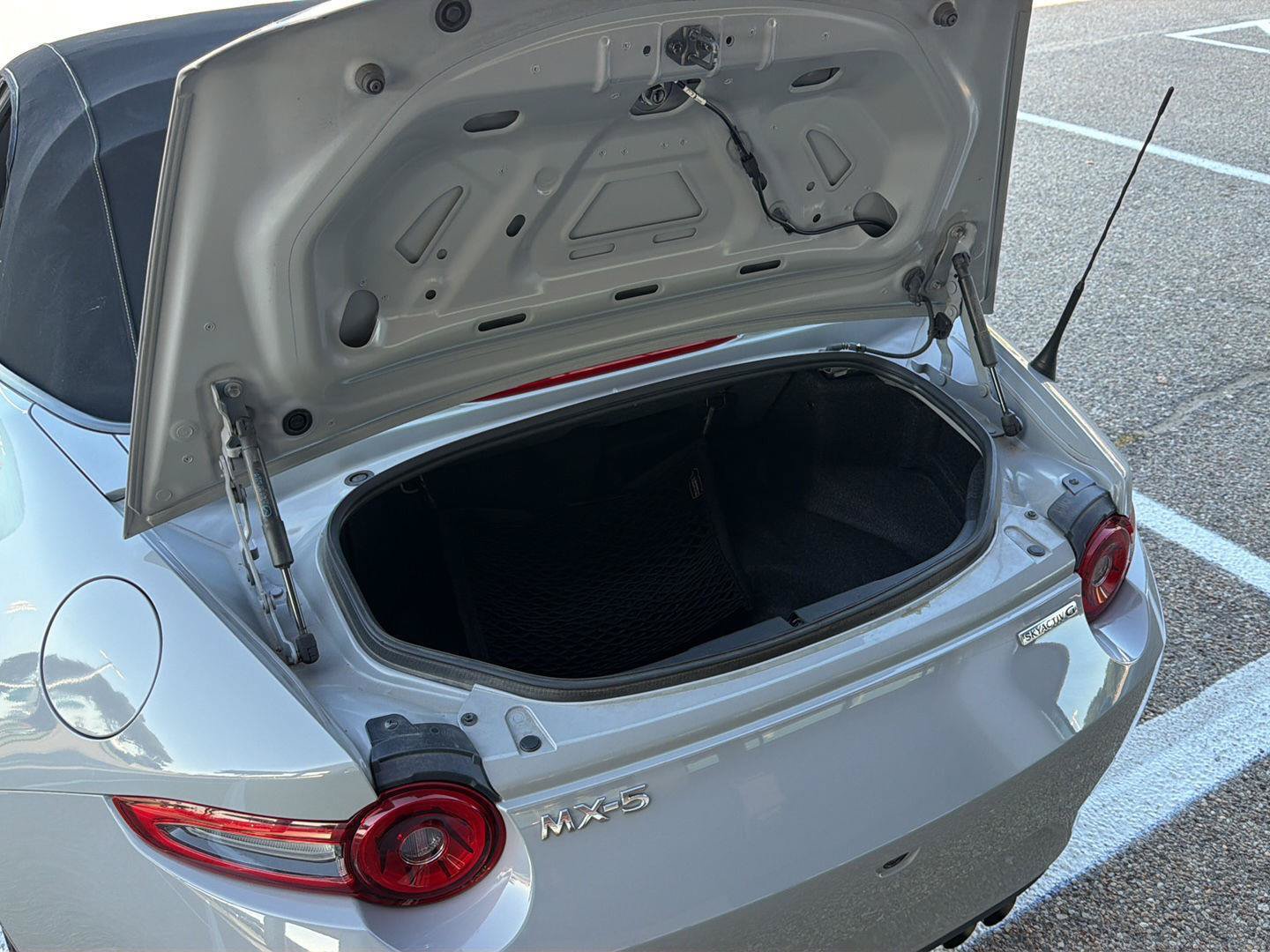 Used 2024 MAZDA MX-5 Miata Grand Touring RWD image 11