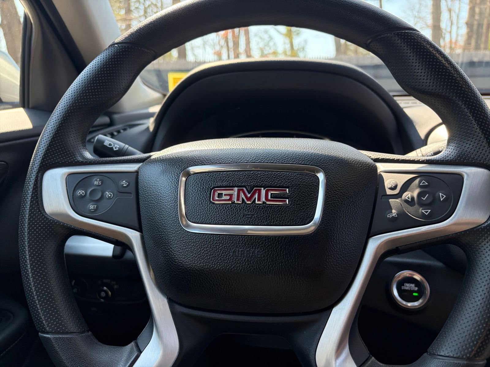 Used 2024 GMC Terrain SLE image 27