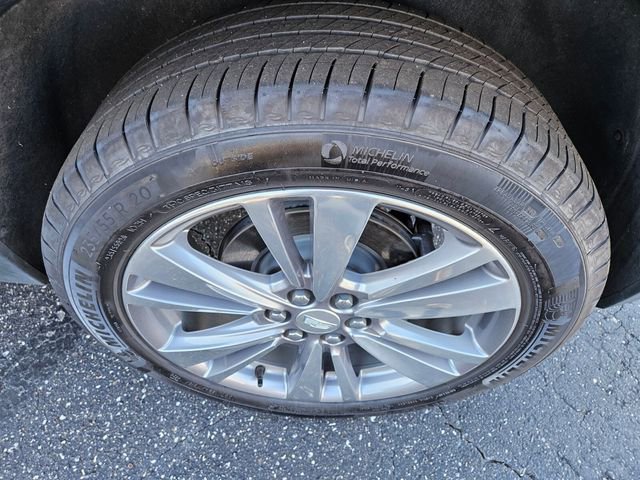 Certified 2025 Cadillac XT5 Premium Luxury image 14