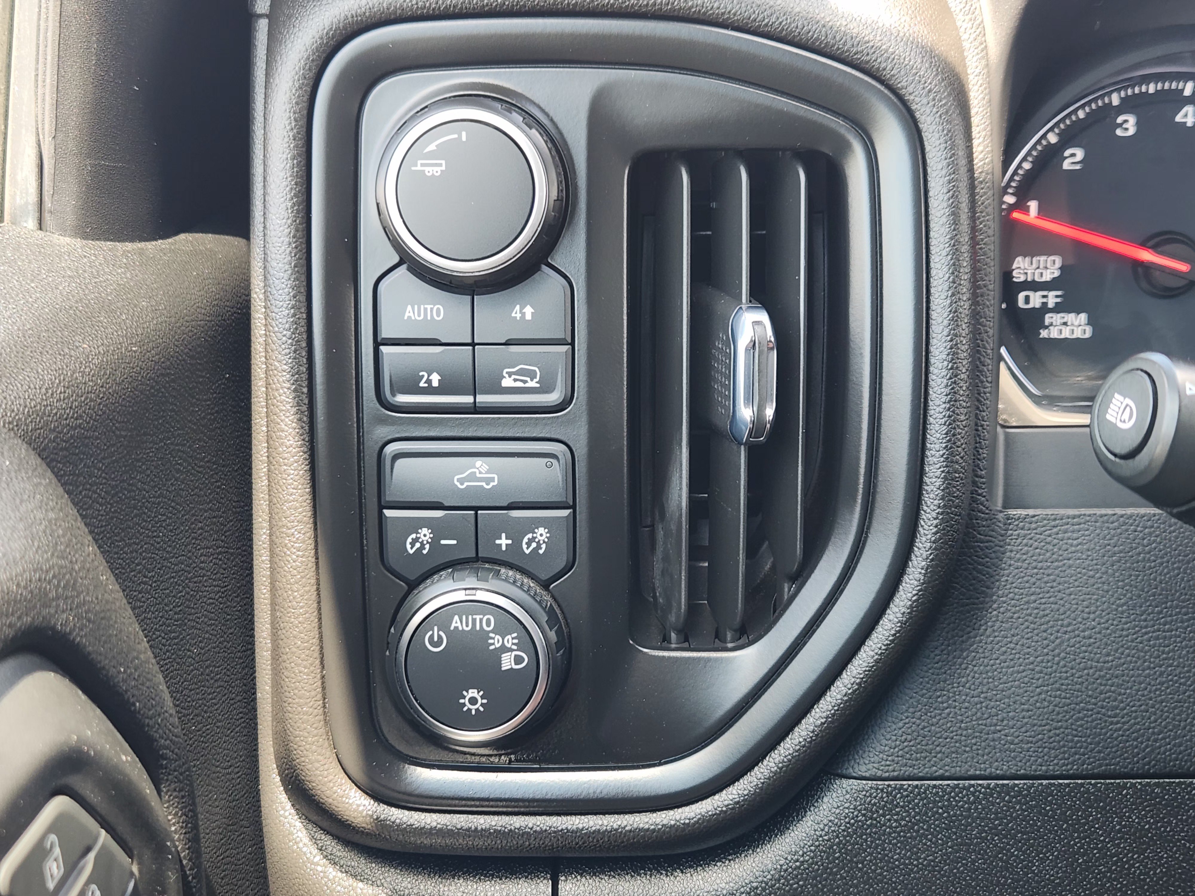 Used 2022 Chevrolet Silverado 1500 Custom AWD/4WD image 22