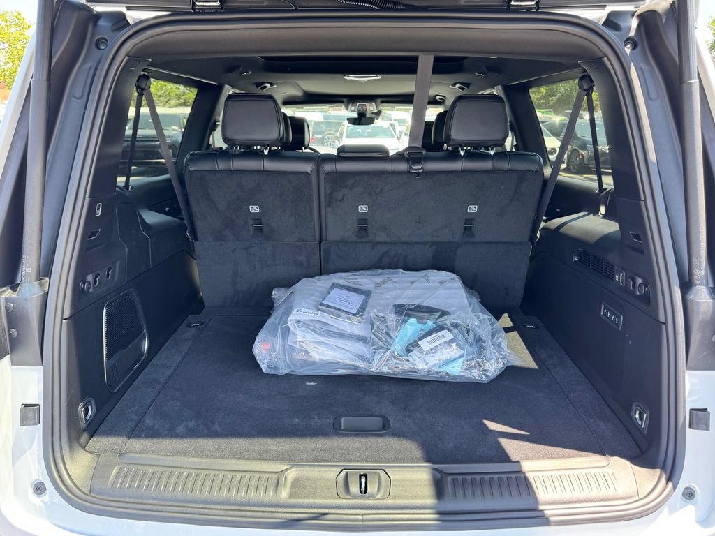 New 2026 Jeep Grand Wagoneer L Limited AWD/4WD image 14