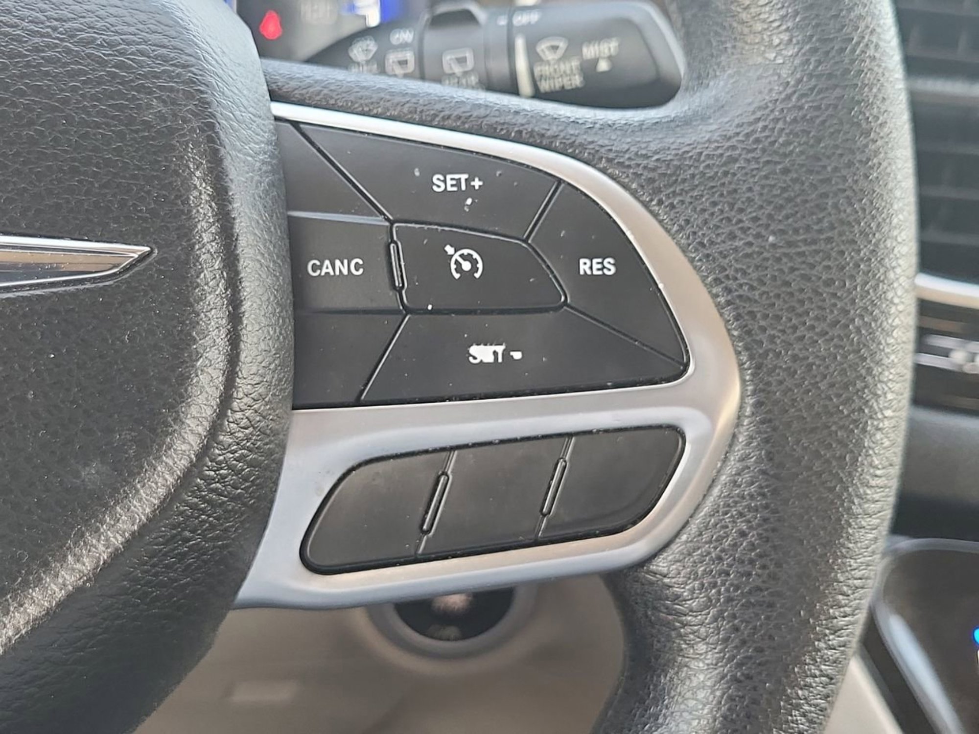 Used 2020 Chrysler Voyager Lxi image 16