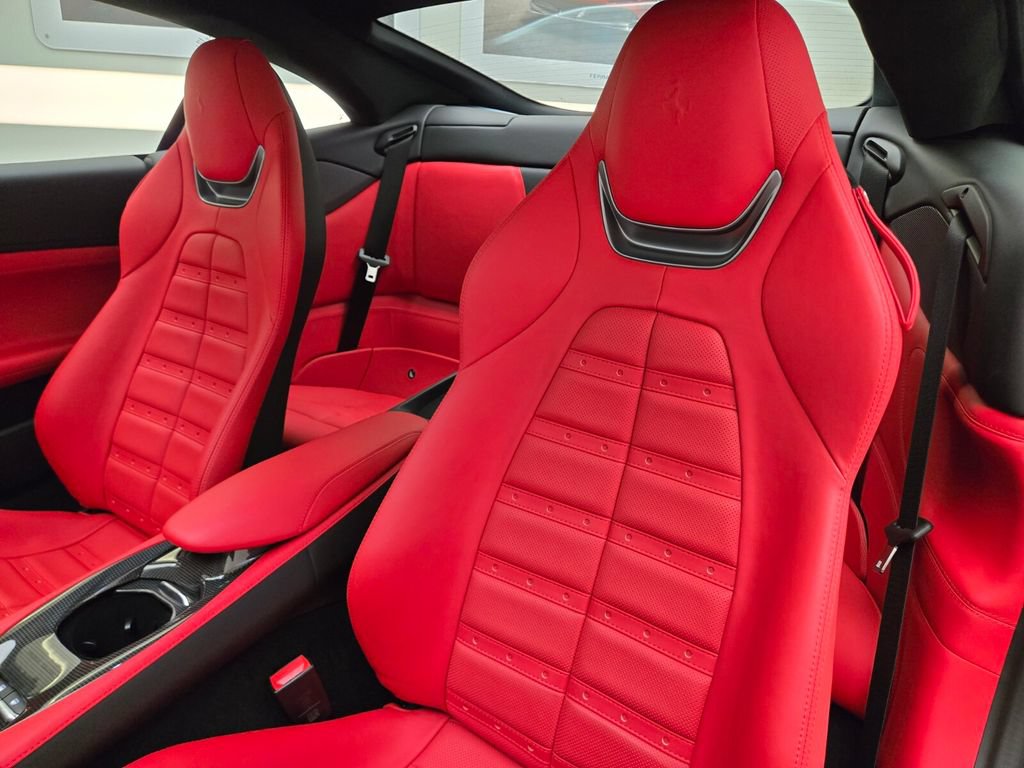 Used 2023 Ferrari Portofino M RWD image 33