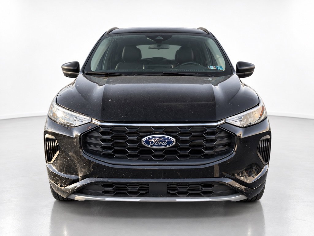 Used 2023 Ford Escape ST-Line w/ Tech Pack #1 AWD/4WD image 3