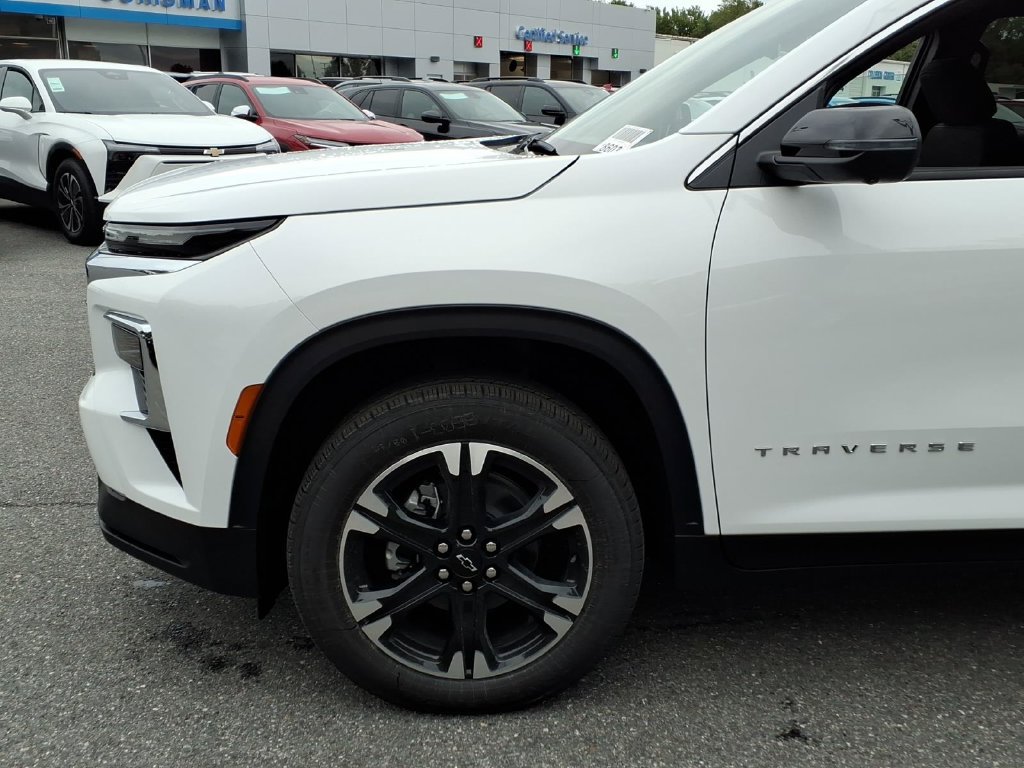 New 2027 Chevrolet Traverse LT w/ Sun and Wheel Package AWD/4WD image 6