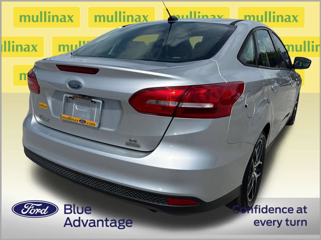 Certified 2018 Ford Focus SE w/ SE Appearance Package FWD image 4