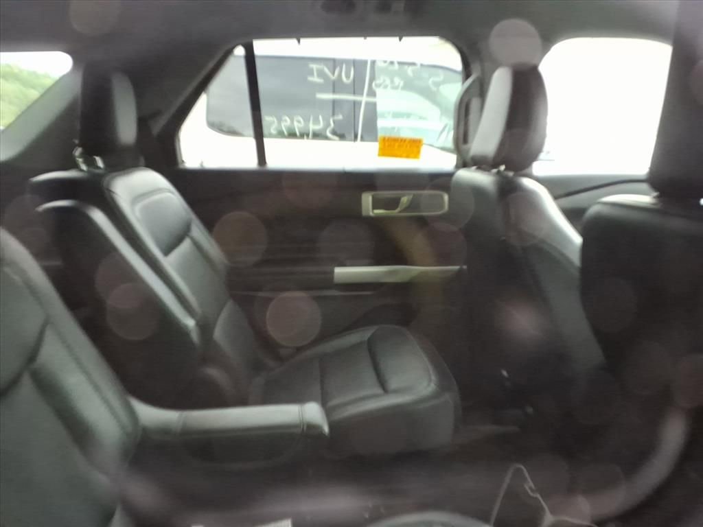 Used 2022 Ford Explorer Limited w/ Equipment Group 301A AWD/4WD image 12