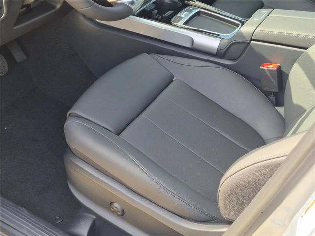 New 2026 Mercedes-Benz GLB 250 image 4