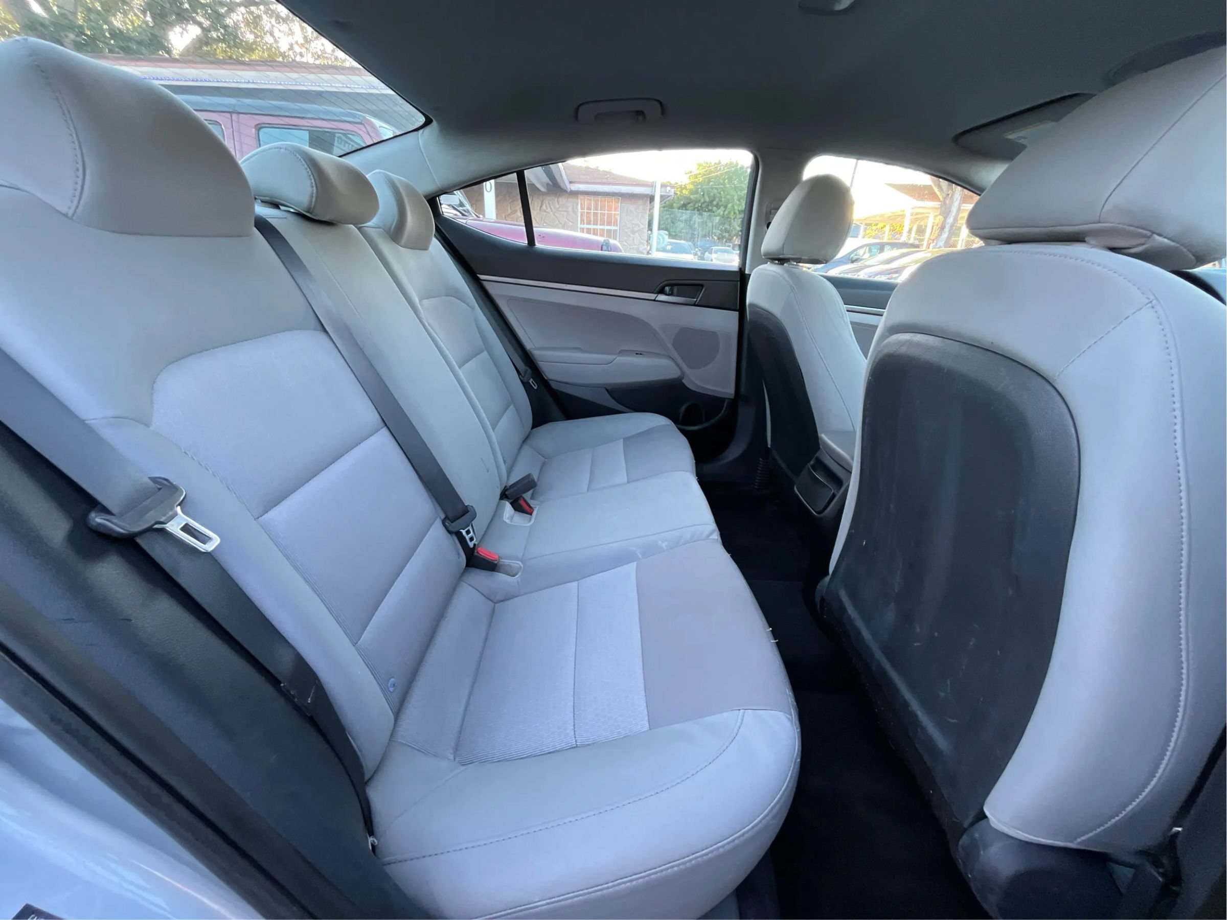Used 2017 Hyundai Elantra SE FWD image 23