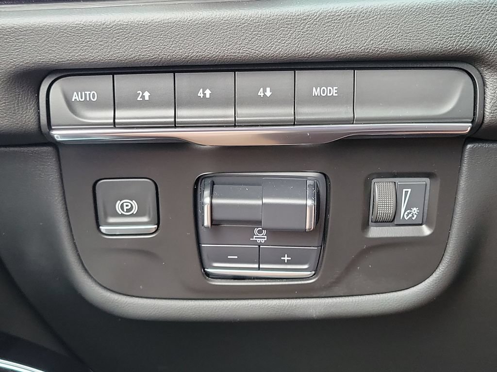 Certified 2025 Cadillac Escalade ESV Sport AWD/4WD image 17