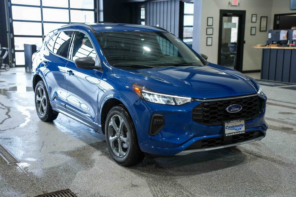 Used 2023 Ford Escape ST-Line w/ Tech Pack #1 image 3