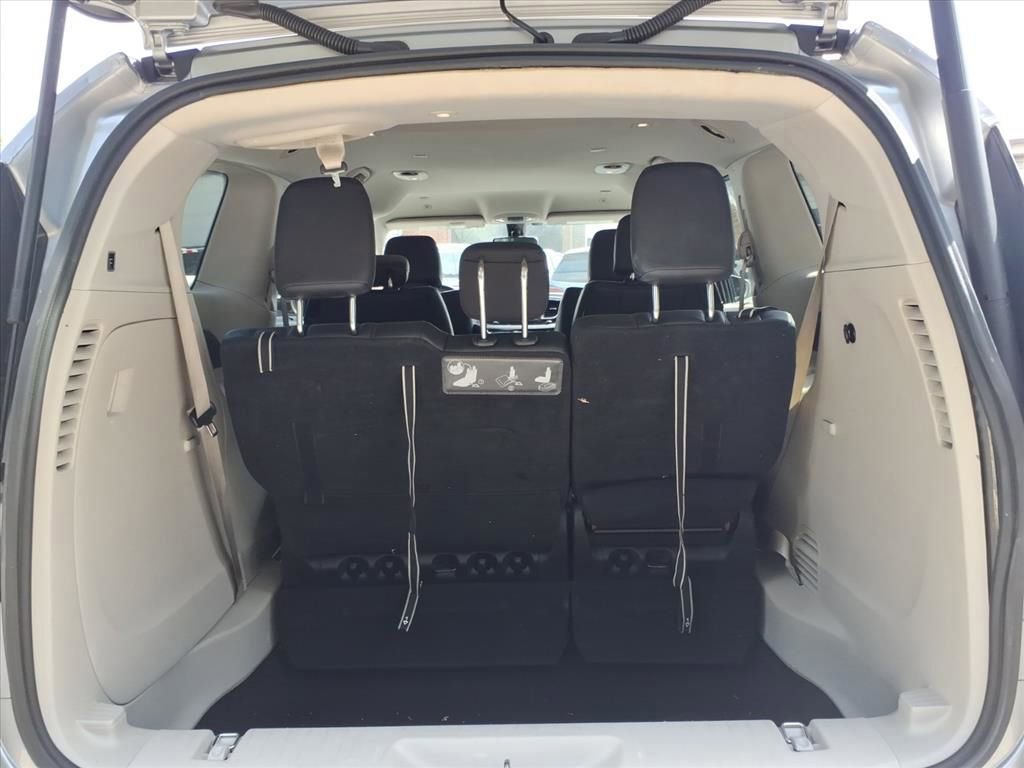 Used 2018 Chrysler Pacifica Touring-L FWD image 24
