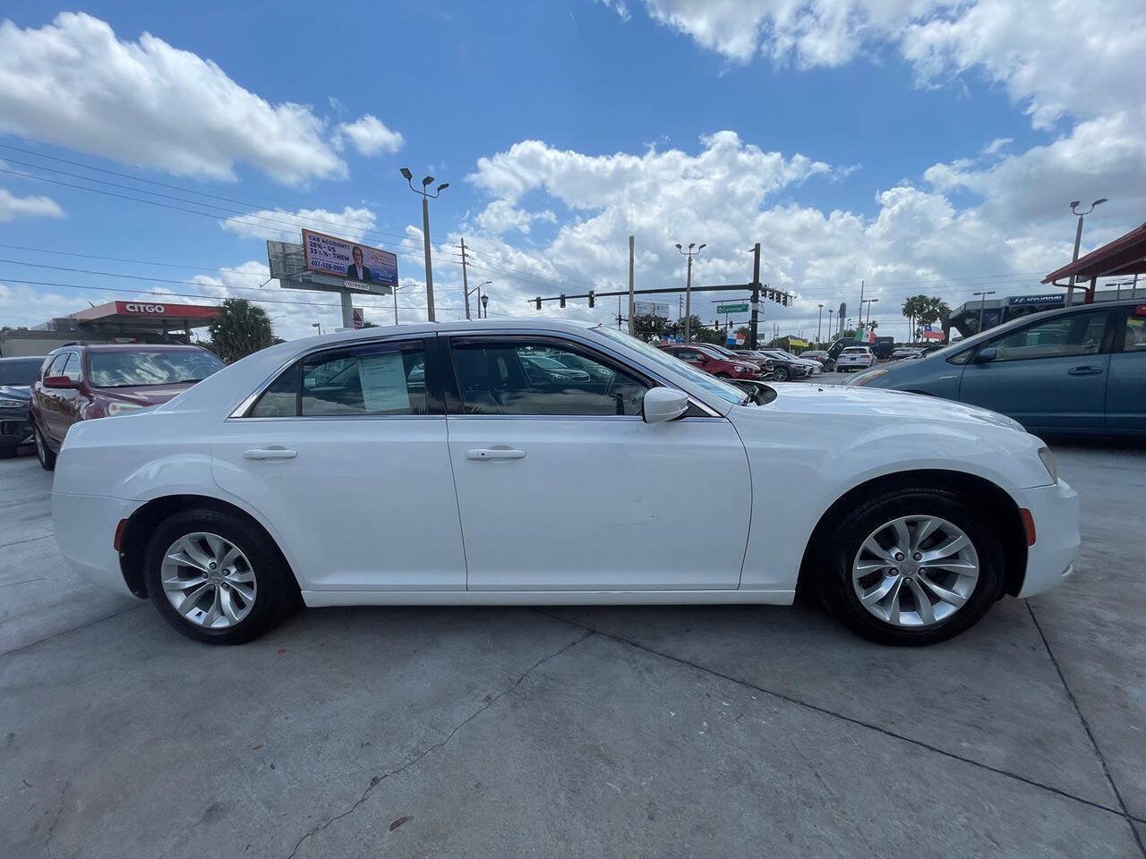 Used 2015 Chrysler 300 Limited RWD image 15