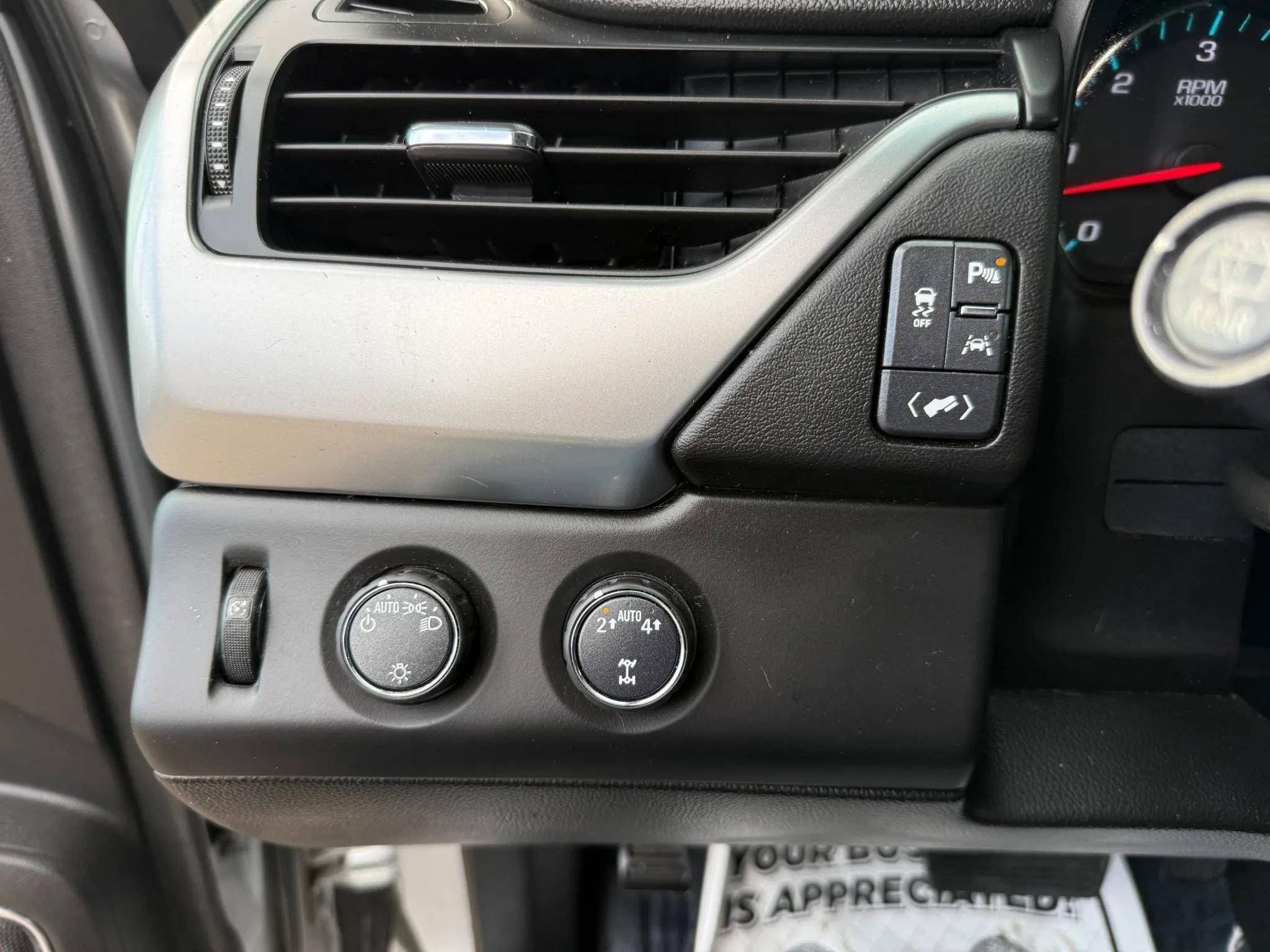 Used 2017 Chevrolet Tahoe LT AWD/4WD image 16
