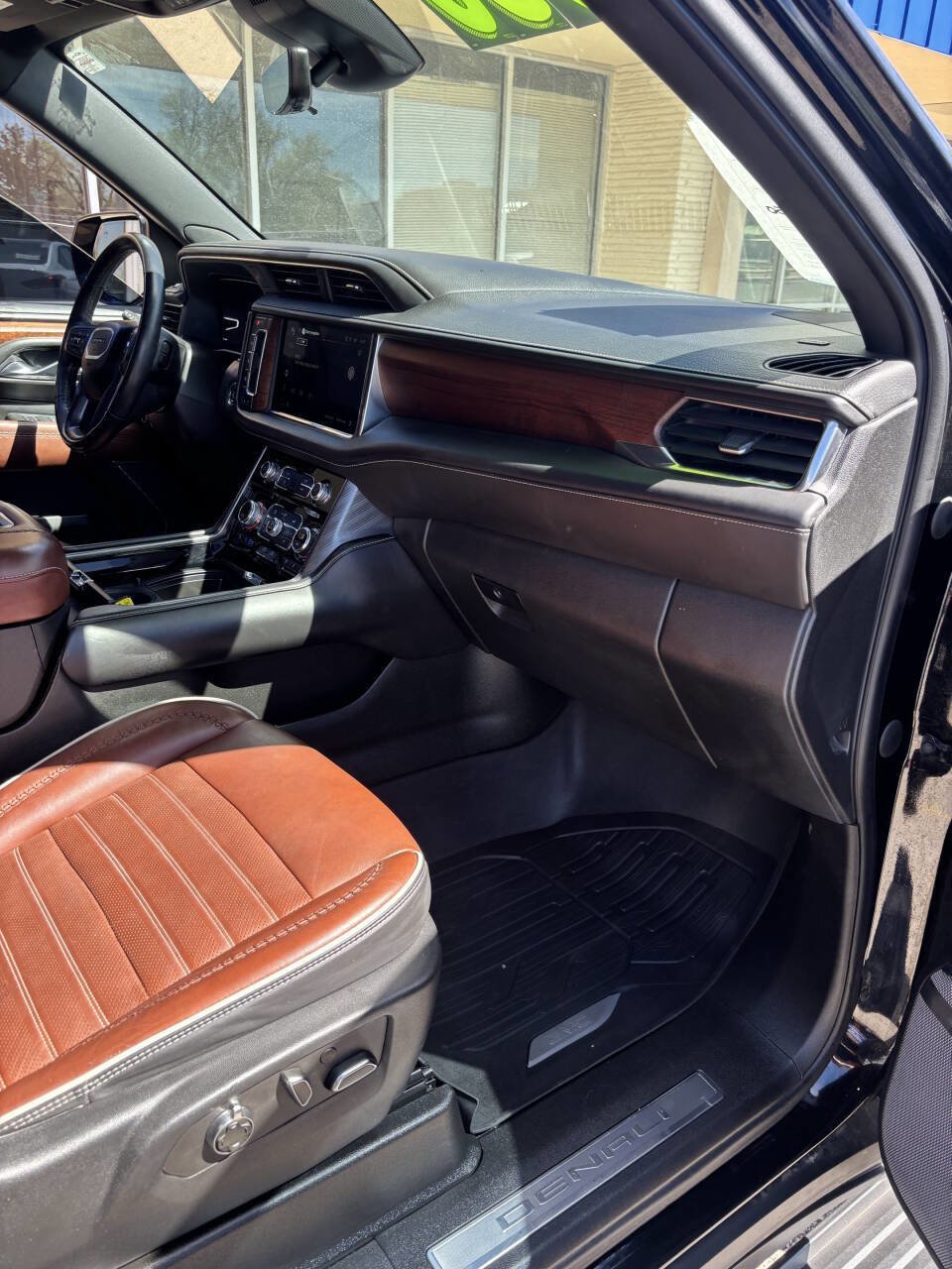 Used 2023 GMC Yukon Denali Ultimate image 13