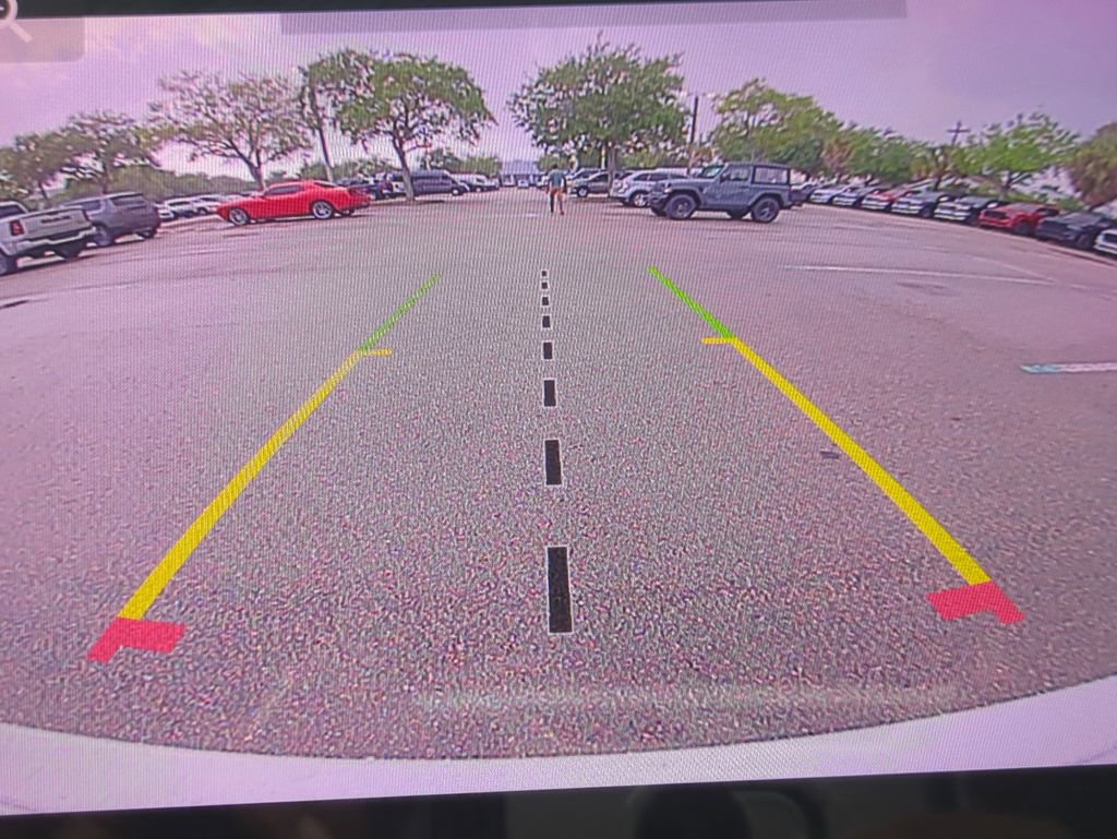 Used 2023 Jeep Grand Cherokee Laredo X image 22