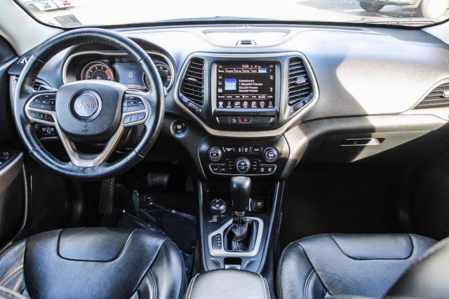 Used 2017 Jeep Cherokee Limited w/ Luxury Group image 12