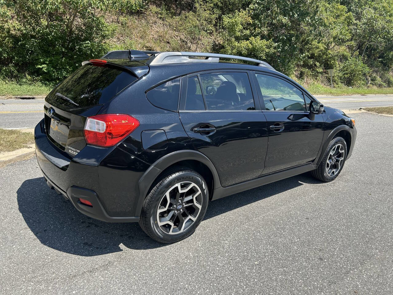 Used 2016 Subaru Crosstrek 2.0i Limited image 9