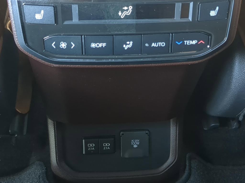 Used 2020 Toyota Highlander Platinum image 26